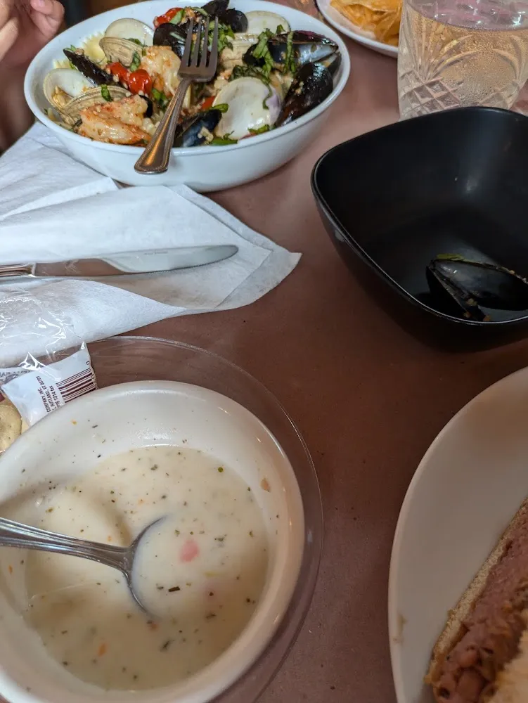 Clam Sauce- Fresh Chopped and Whole Clamsina